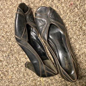 Peep toe pumps size 39